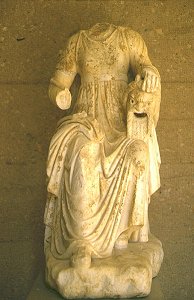 Statue im Museum von Alt-Korinth